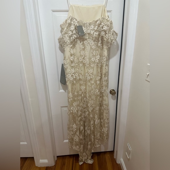 ASOS DESIGN Curve Floral Lace Bandeau Maxi Wedding Dress size 22 NWT - Picture 4 of 10